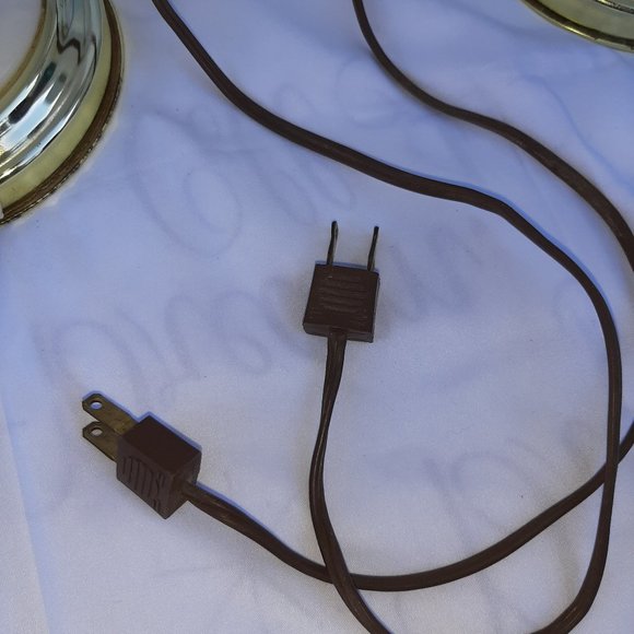 One Vintage Handpainted Milk Glass Electric Hurricane Table Lamps 1960s - Picture 7 of 10